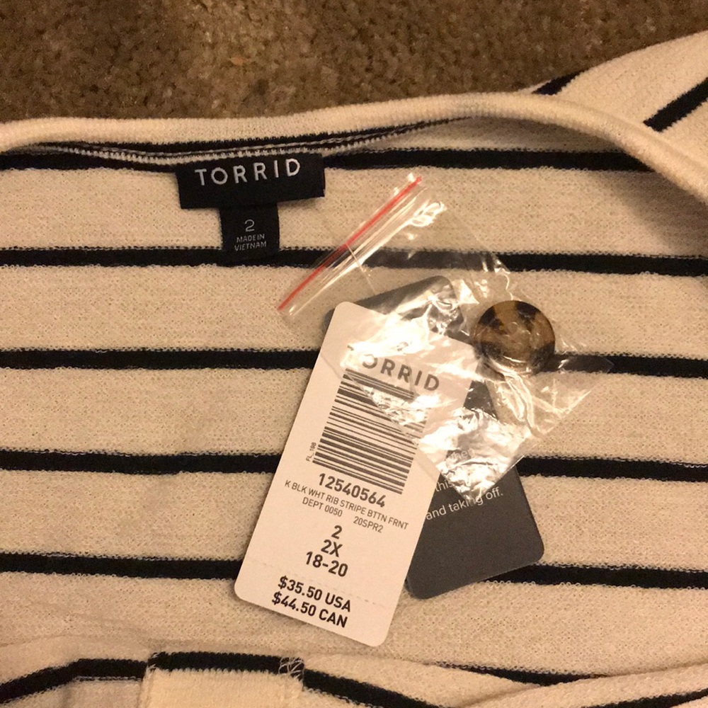 Torrid IVORY & BLACK STRIPE RIB BUTTON MIDI TEE - Picture 5 of 5